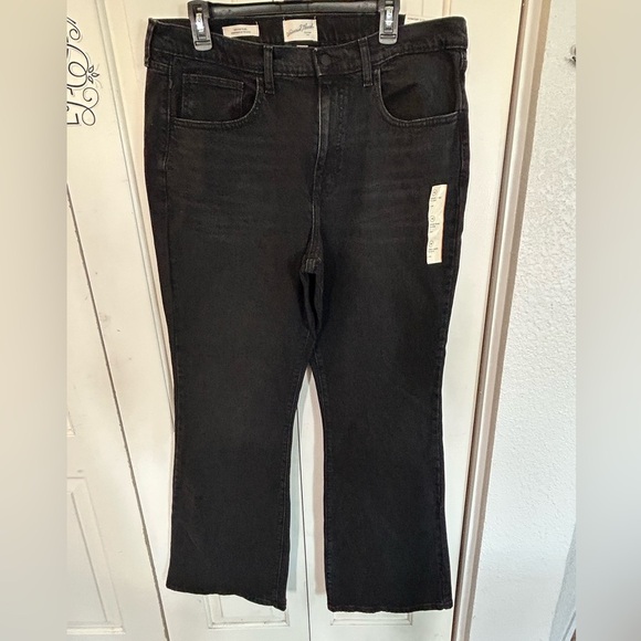Universal Thread Denim - Universal Thread Womens HighRise Flared Leg Black Wash Comfort waist size 16Long